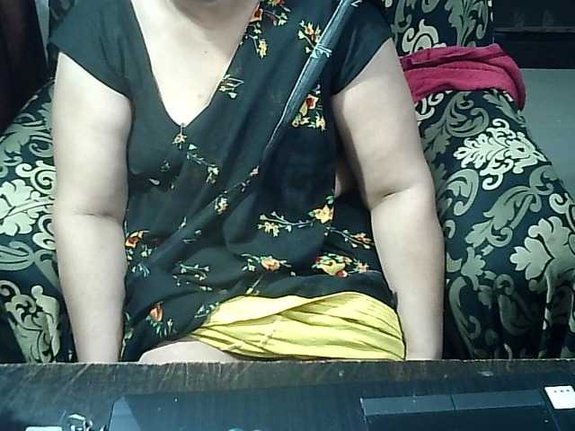 Indianbhabhimilf40 live webcam show