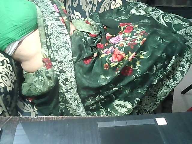 Indianbhabhimilf40 live webcam show