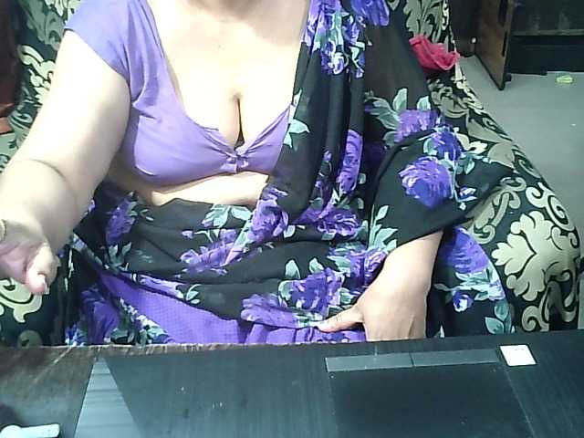 Indianbhabhimilf40 live