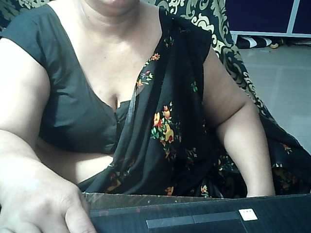 Indianbhabhimilf40 live cam preview