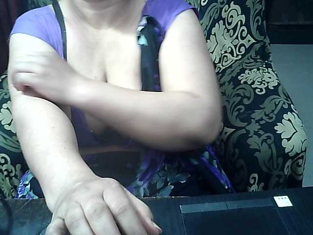 Indianbhabhimilf40 live cam on BongaCams