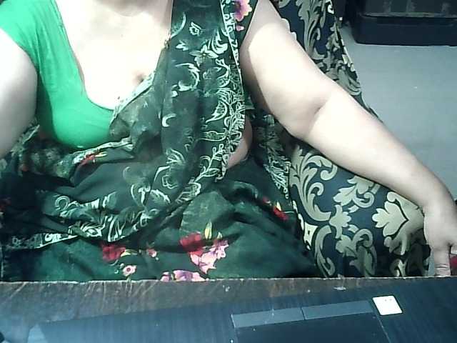 Indianbhabhimilf40 live webcam show
