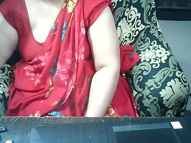 Indianbhabhimilf40 live cam on BongaCams