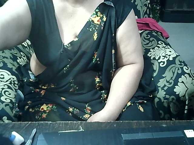 Indianbhabhimilf40 live webcam show