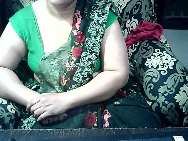 Indianbhabhimilf40 live webcam show