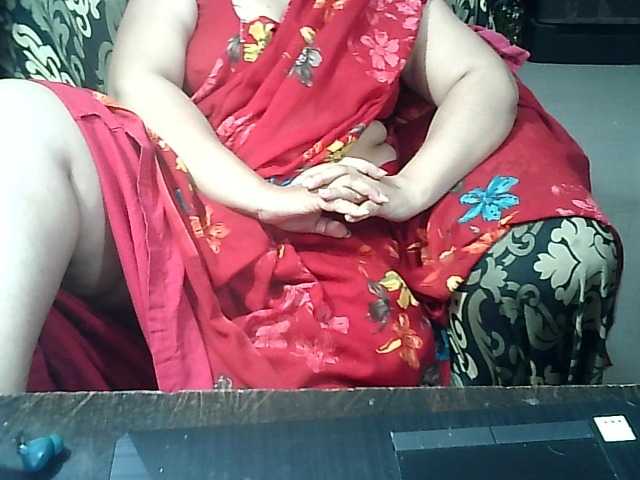 Indianbhabhimilf40 live webcam show