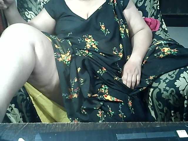 Indianbhabhimilf40 live webcam show