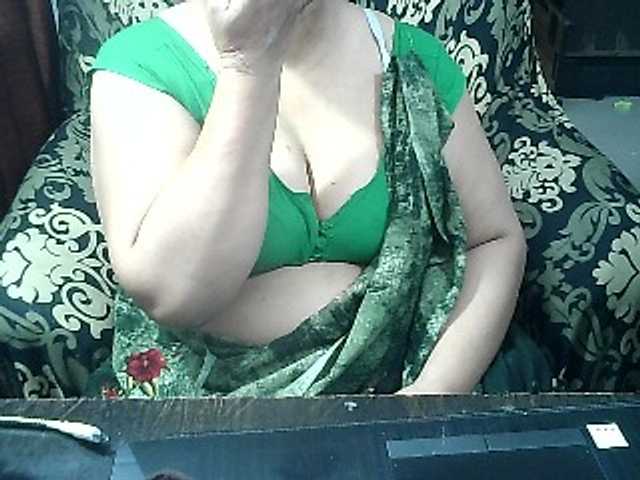 Indianbhabhimilf40 live cam on BongaCams