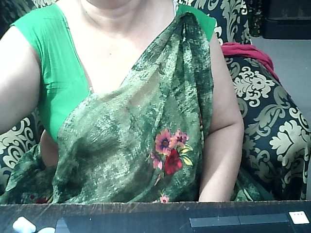 Indianbhabhimilf40 live webcam show