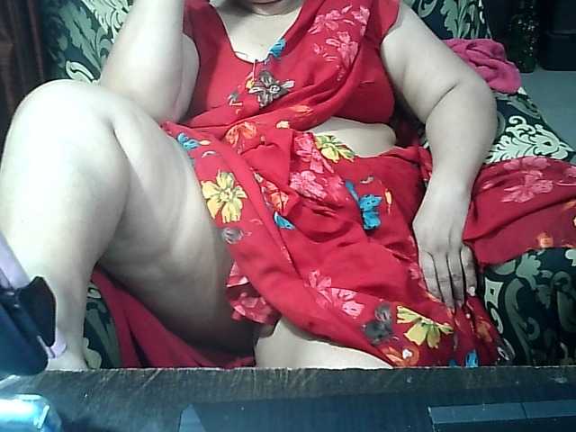 Indianbhabhimilf40 live cam on BongaCams