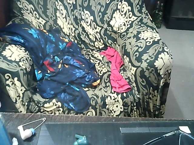Indianbhabhimilf40 live cam on BongaCams