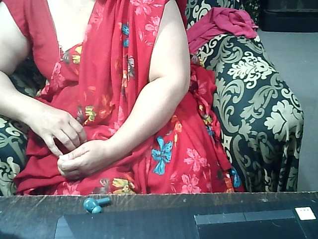 Indianbhabhimilf40 live webcam show