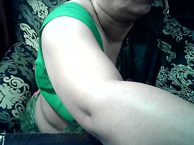 Indianbhabhimilf40 live cam on BongaCams