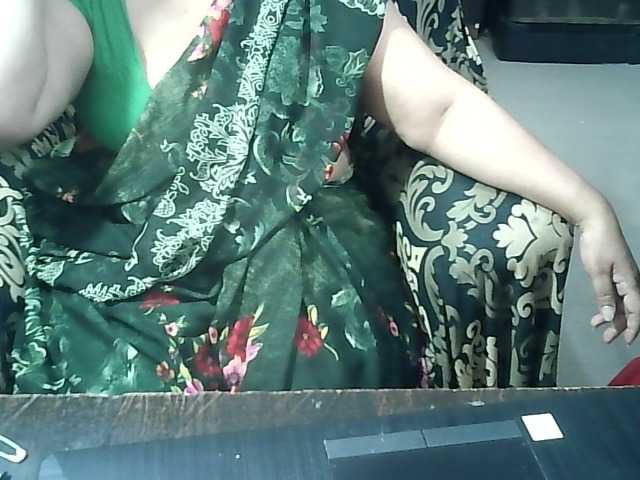 Indianbhabhimilf40 live webcam show