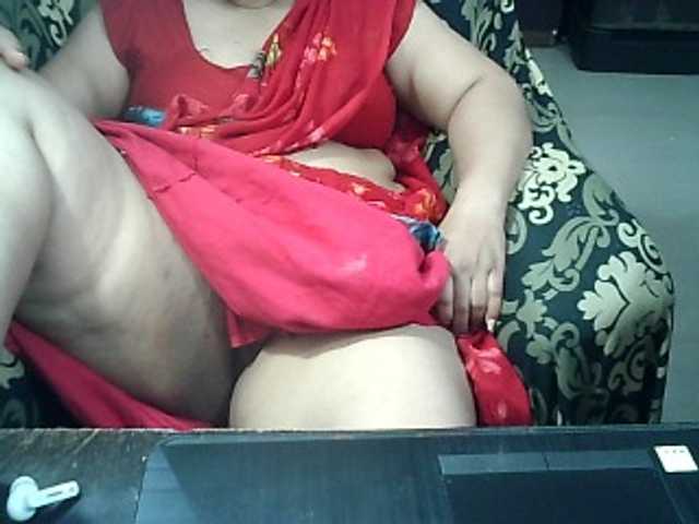Indianbhabhimilf40 live cam on BongaCams