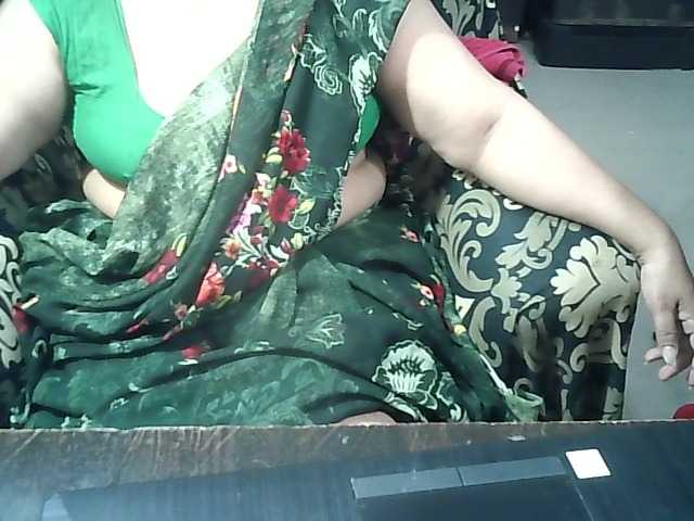 Indianbhabhimilf40 live webcam show