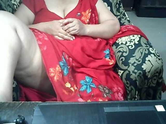 Indianbhabhimilf40 live cam on BongaCams