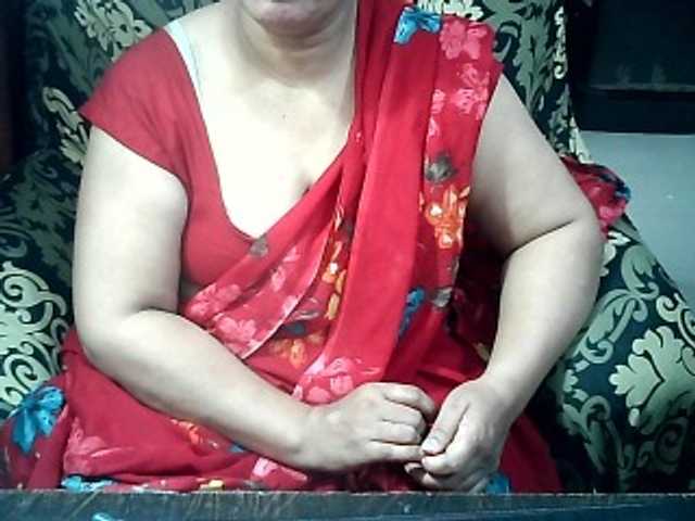 Indianbhabhimilf40 live cam on BongaCams