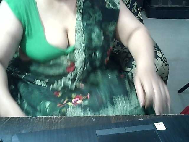 Indianbhabhimilf40 live webcam show