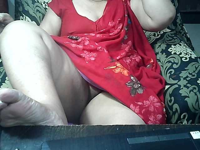 Indianbhabhimilf40 live cam preview