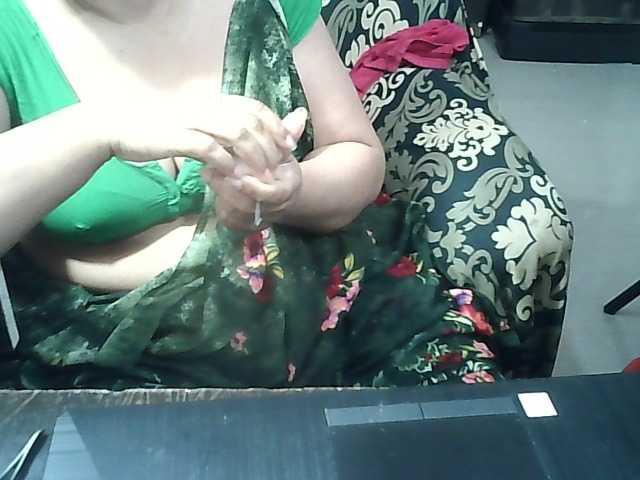 Indianbhabhimilf40 live webcam show