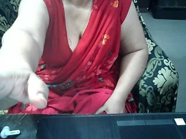 Indianbhabhimilf40 live cam on BongaCams