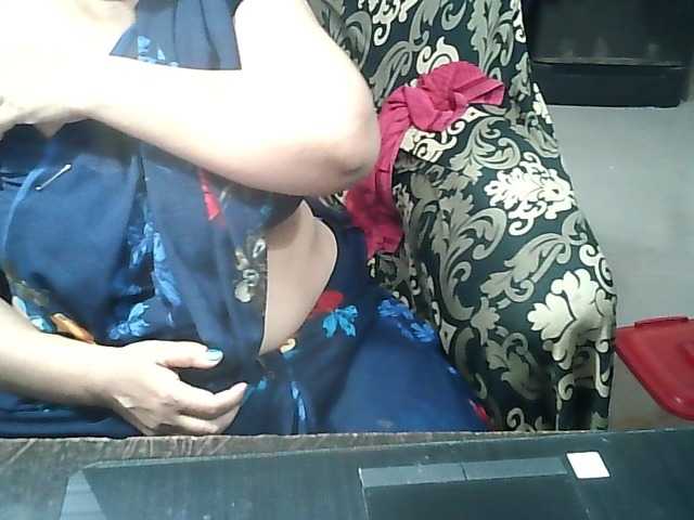 Indianbhabhimilf40 live cam on BongaCams