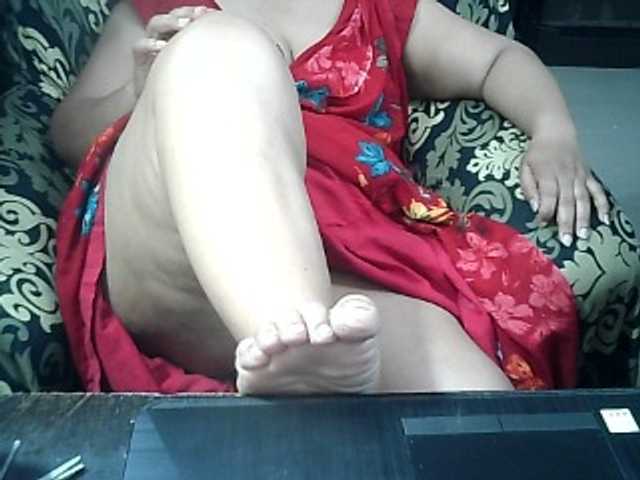 Indianbhabhimilf40 live cam on BongaCams