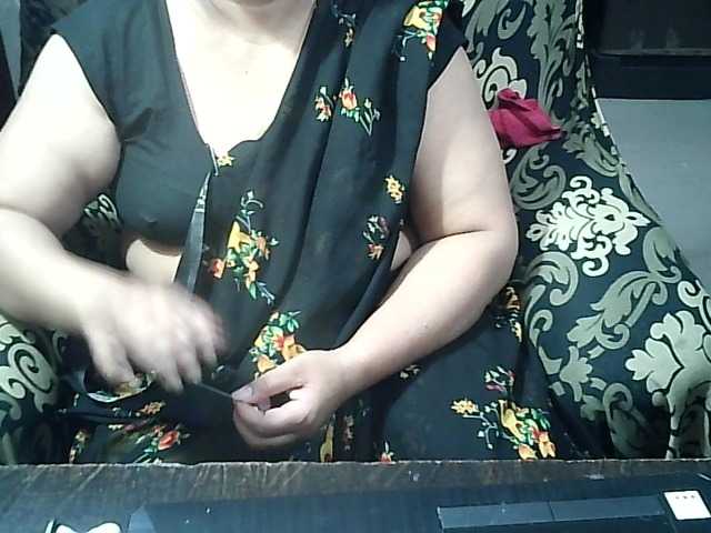 Indianbhabhimilf40 live webcam show