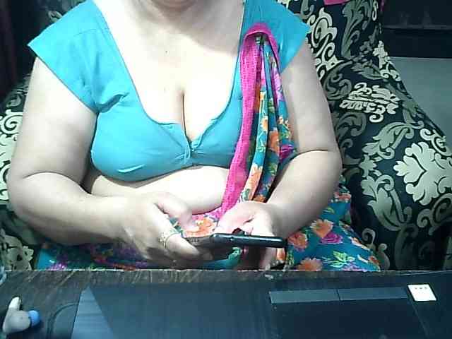 Indianbhabhimilf40 webcam