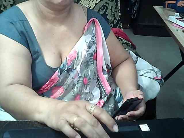 Indianbhabhimilf40 webcam