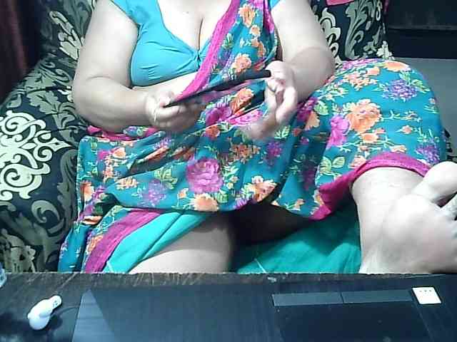 Indianbhabhimilf40 webcam