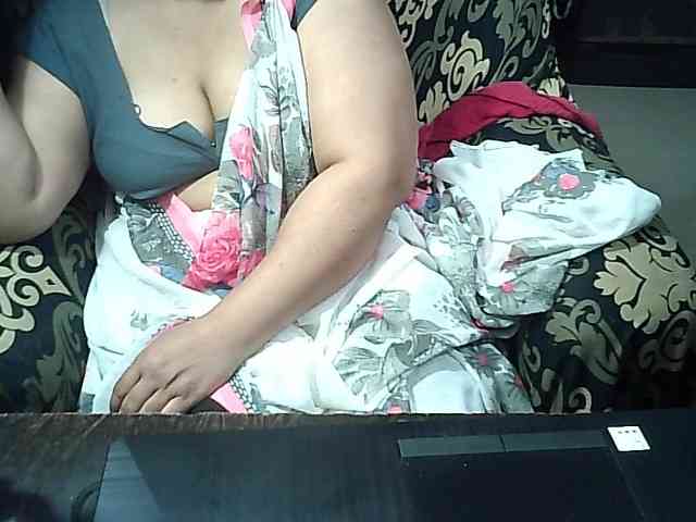 Indianbhabhimilf40 webcam