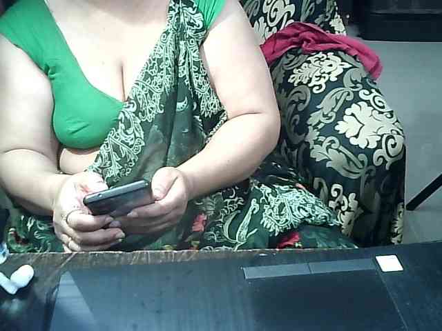 Indianbhabhimilf40 webcam