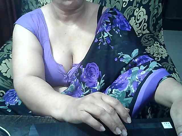 Model: Indianbhabhimilf40