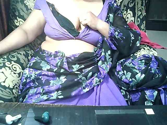 Indianbhabhimilf40 webcam