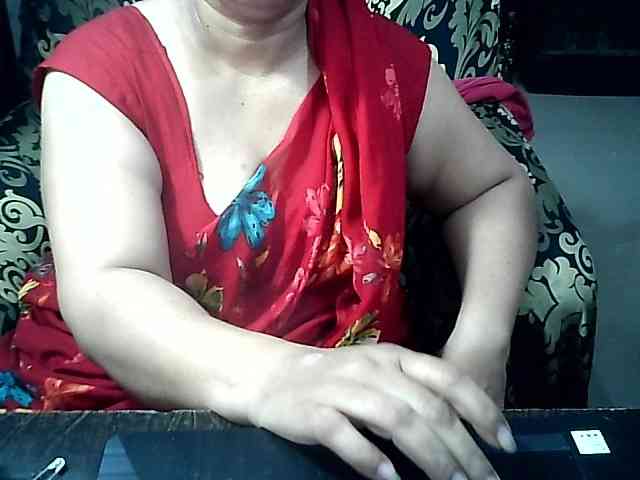 Indianbhabhimilf40's cam show statistics and live stream