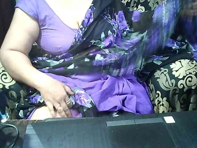 Indianbhabhimilf40 webcam