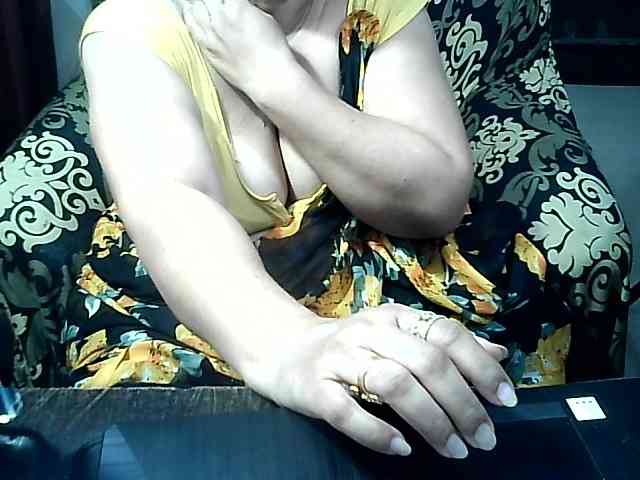 Indianbhabhimilf40 webcam