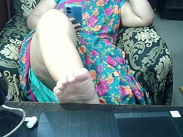 Indianbhabhimilf40 webcam