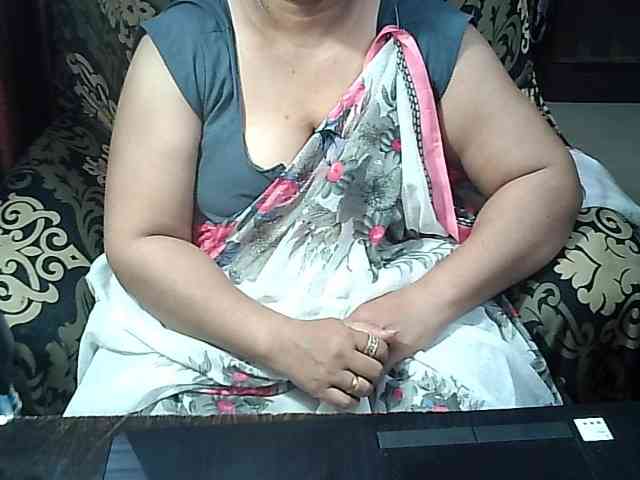 Indianbhabhimilf40 webcam