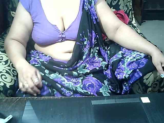 Indianbhabhimilf40 webcam