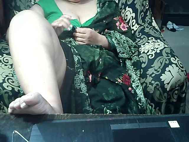 Indianbhabhimilf40 webcam