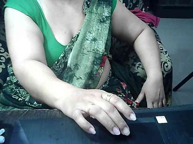 Indianbhabhimilf40 webcam