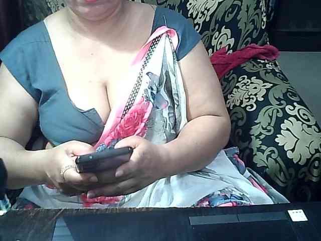 Indianbhabhimilf40 webcam