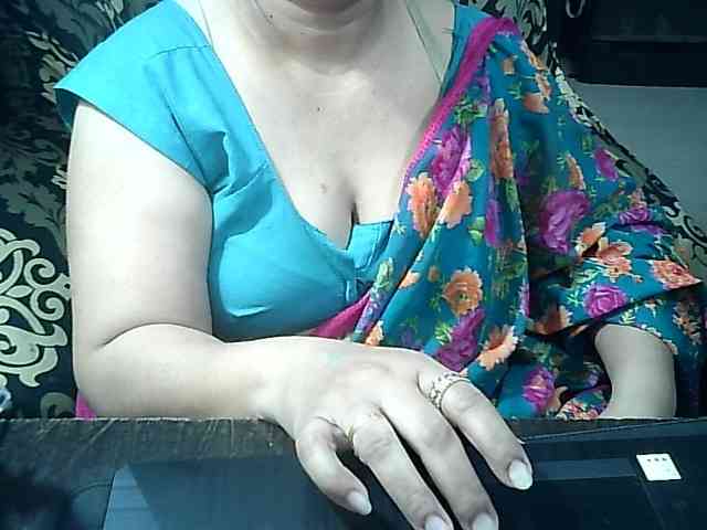 Indianbhabhimilf40 webcam