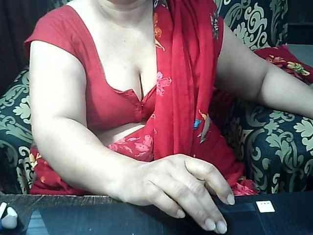 Model: Indianbhabhimilf40