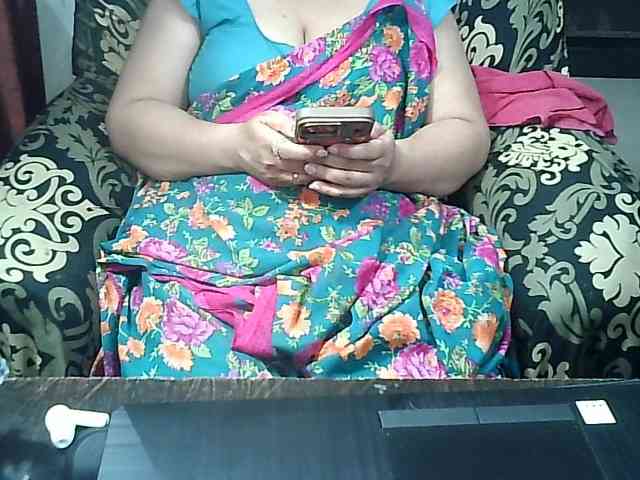 Indianbhabhimilf40 webcam