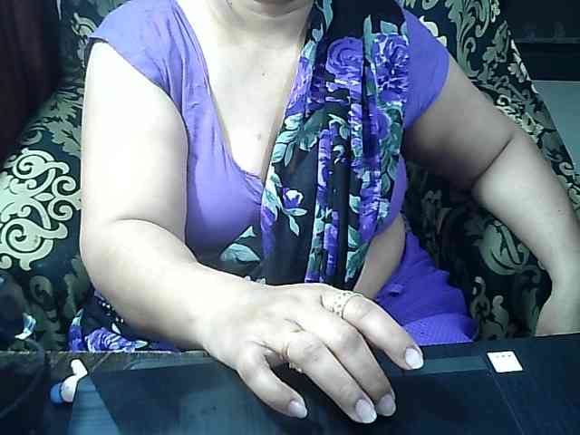 Indianbhabhimilf40 webcam