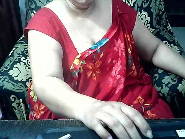 Indianbhabhimilf40's cam show statistics and live stream